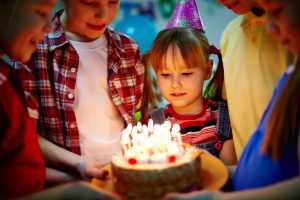 Сценарий дня рождения ребенка. Как сделать праздник незабываемым?